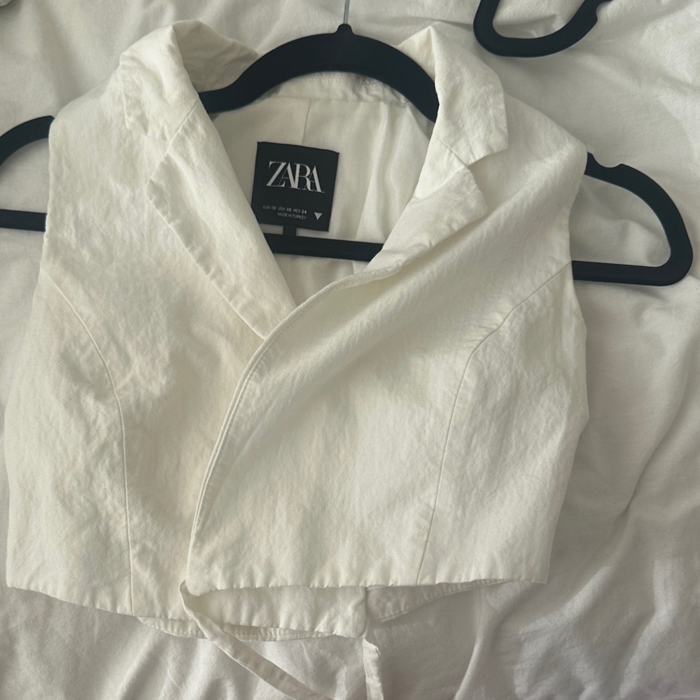Zara Women's Cream Button Down Shirt
